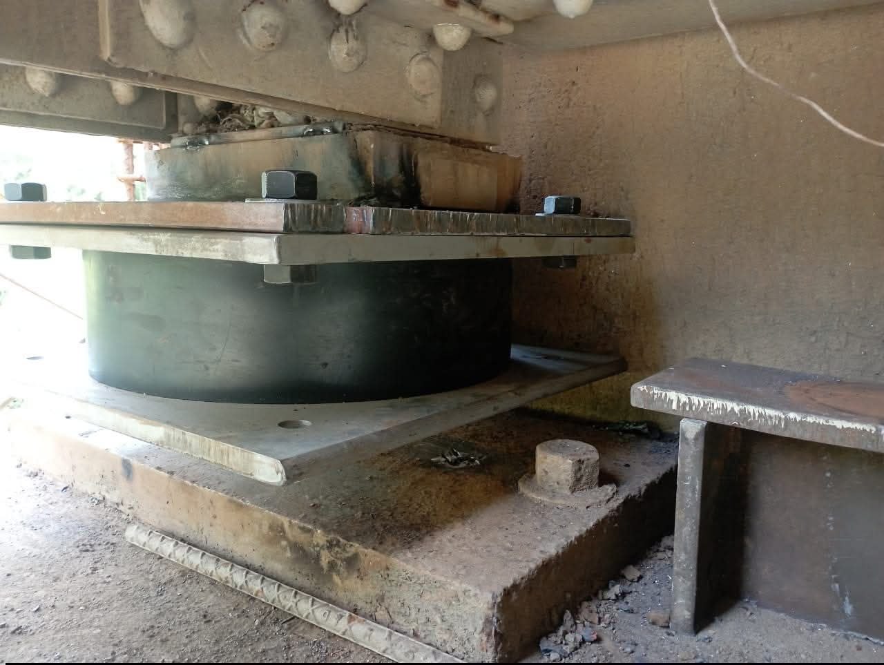 Fabricación y lotes de aisladores sísmicos